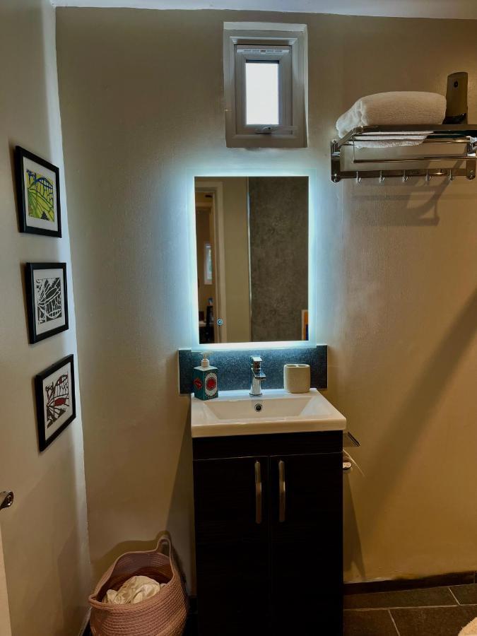 Modern, Gr Floor 1 Bed, Bathroom, Garden & Private Entry With Free Parking CBG Exterior foto